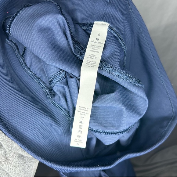 Lululemon Dance Studio Mid Rise Cropped Pant navy size 6 - Picture 11 of 12